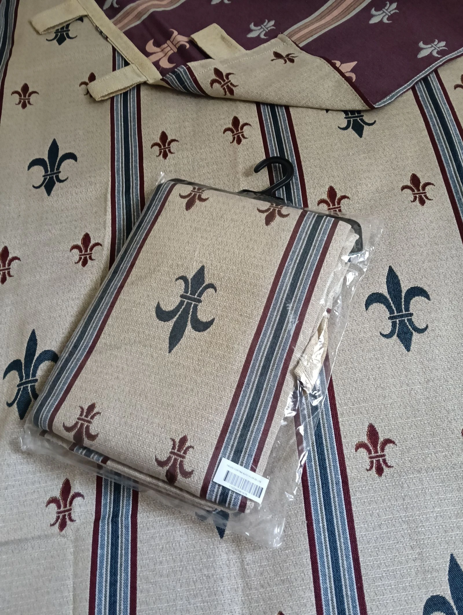 Cortinas rayas y lanzas